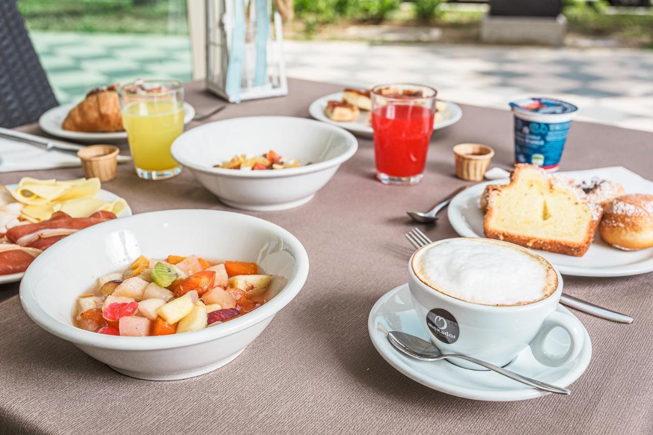 Hotel Giove Dipendenza Hotel Fiamma Cesenatico Kültér fotó