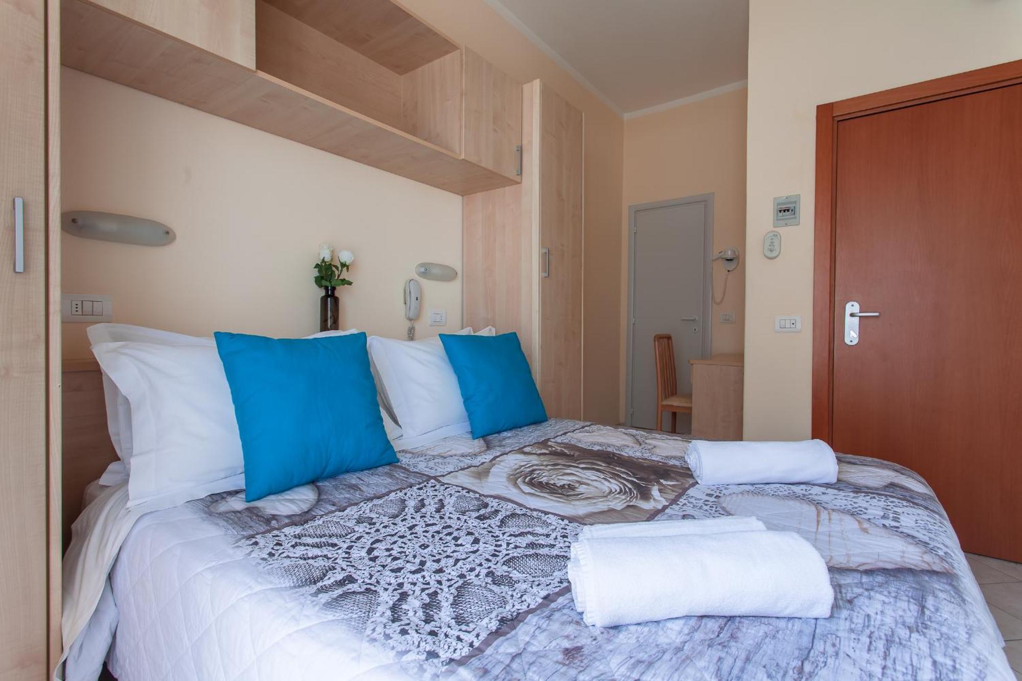 Hotel Giove Dipendenza Hotel Fiamma Cesenatico Szoba fotó