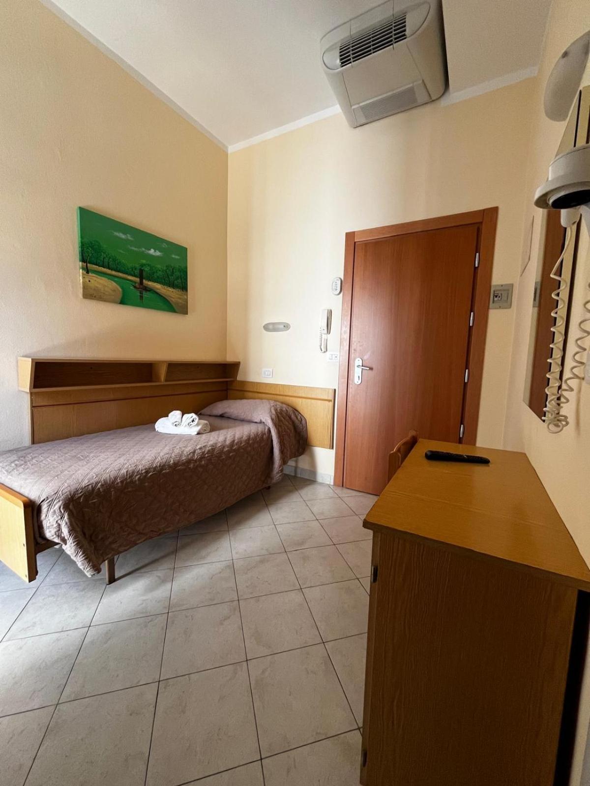 Hotel Giove Dipendenza Hotel Fiamma Cesenatico Kültér fotó