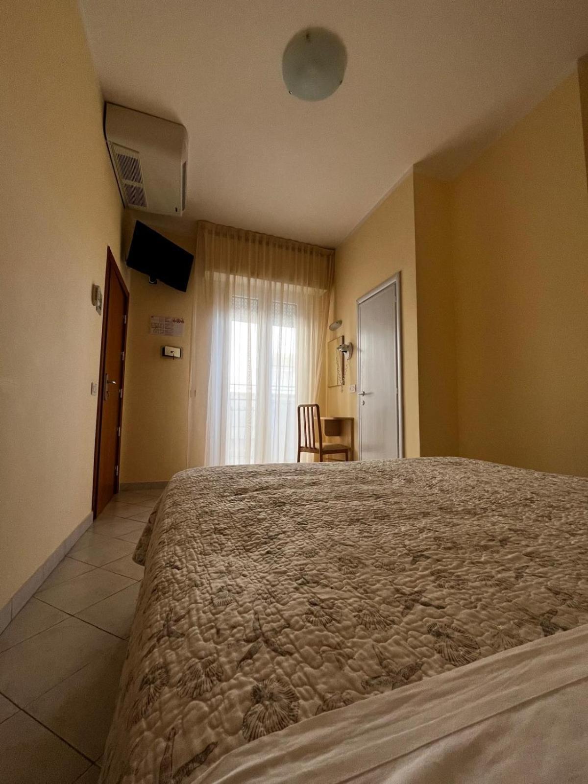 Hotel Giove Dipendenza Hotel Fiamma Cesenatico Kültér fotó