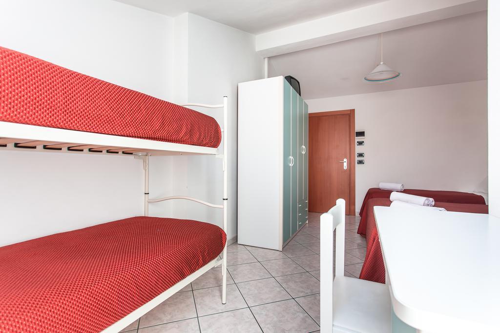Hotel Giove Dipendenza Hotel Fiamma Cesenatico Szoba fotó
