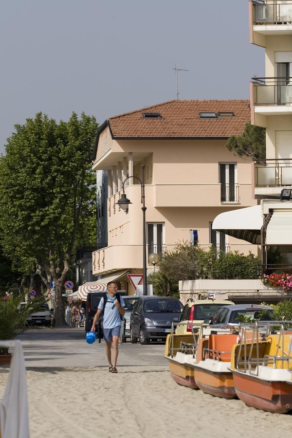 Hotel Giove Dipendenza Hotel Fiamma Cesenatico Kültér fotó