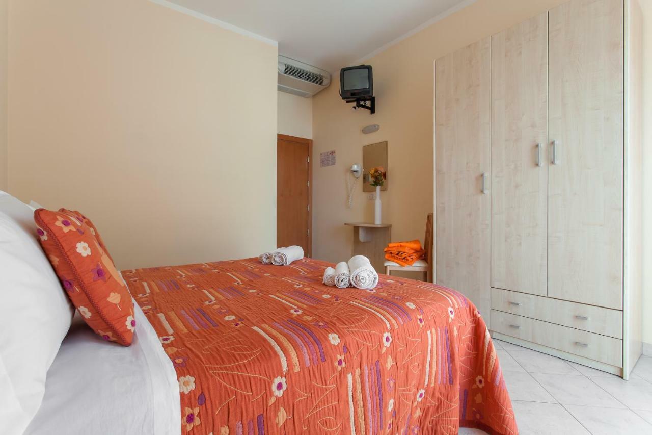 Hotel Giove Dipendenza Hotel Fiamma Cesenatico Kültér fotó